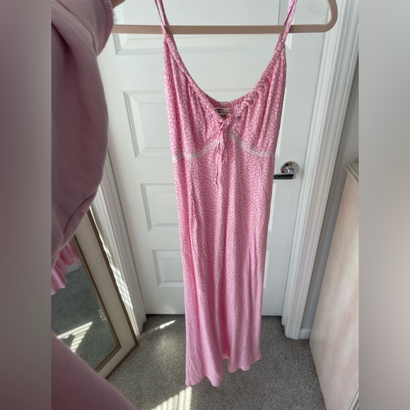 floral midi billabong dress. Worn once. - Picture 1 of 1